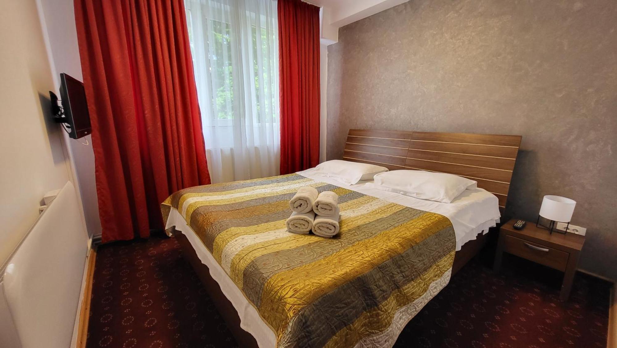 Aparthotel Boutique Global Braszów Zewnętrze zdjęcie